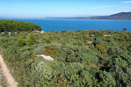 Vransko jezero - poljoprivredno zemljište s pogledom, 3768 m2