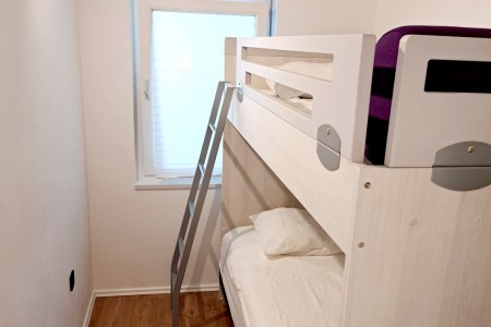 Posedarje - dvosoban apartman u blizini pješčane plaže