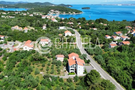 Pašman, Ždrelac - građevinsko zemljište 350 m od mora, 1122 m2