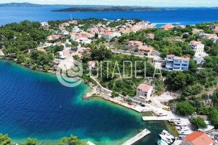 Dugi otok, Sali – građevinsko zemljište s pogledom na more, 608 m2