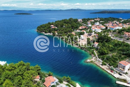 Dugi otok, Sali – građevinsko zemljište s pogledom na more, 608 m2