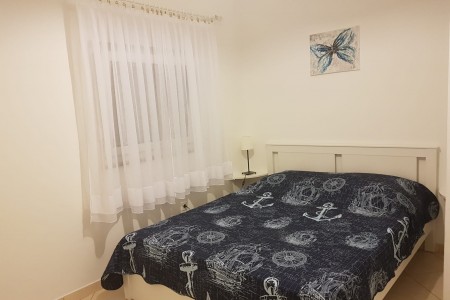 Maslenica – namješteni apartman s pogledom na more, 34 m2