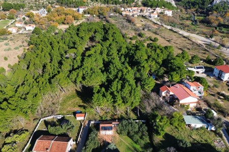 Starigrad - građevinsko zemljište, 434 m2